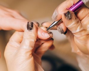 Unha natural saudável após manicure russa segura na Manirussa